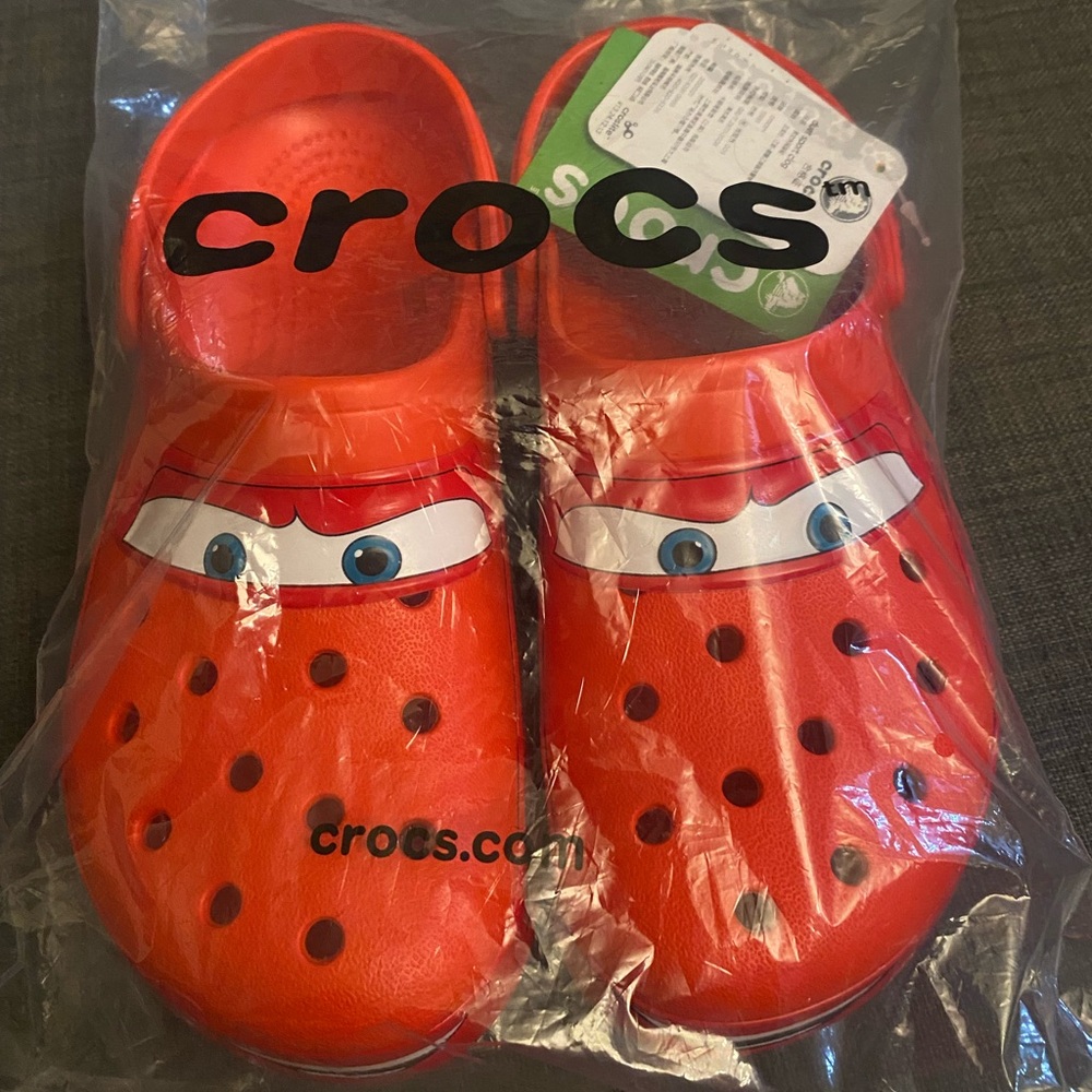 CROCS Kids Lightning McQueen Red Slippers